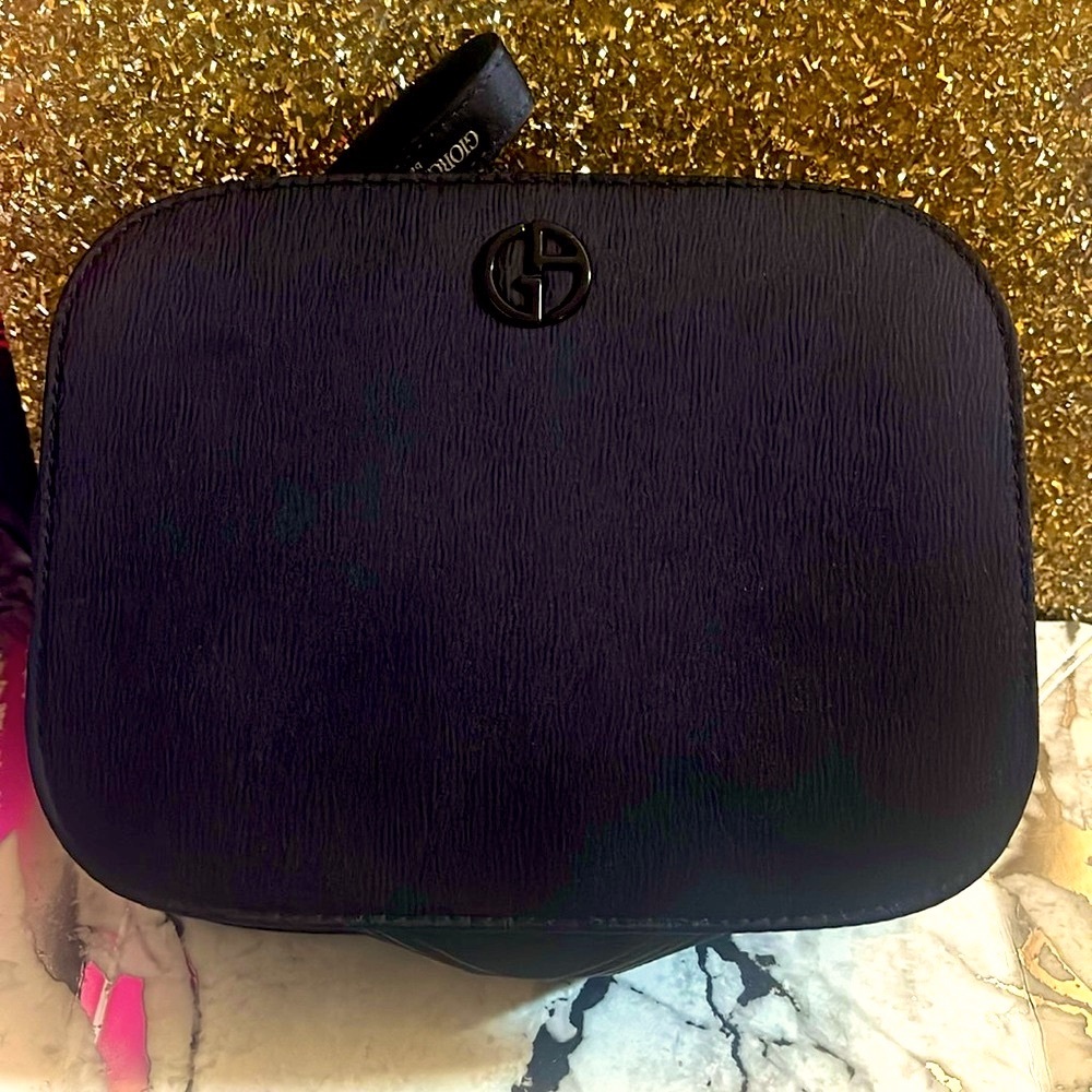 Giorgio Armani Women's Black Cosmetic bag!🤩